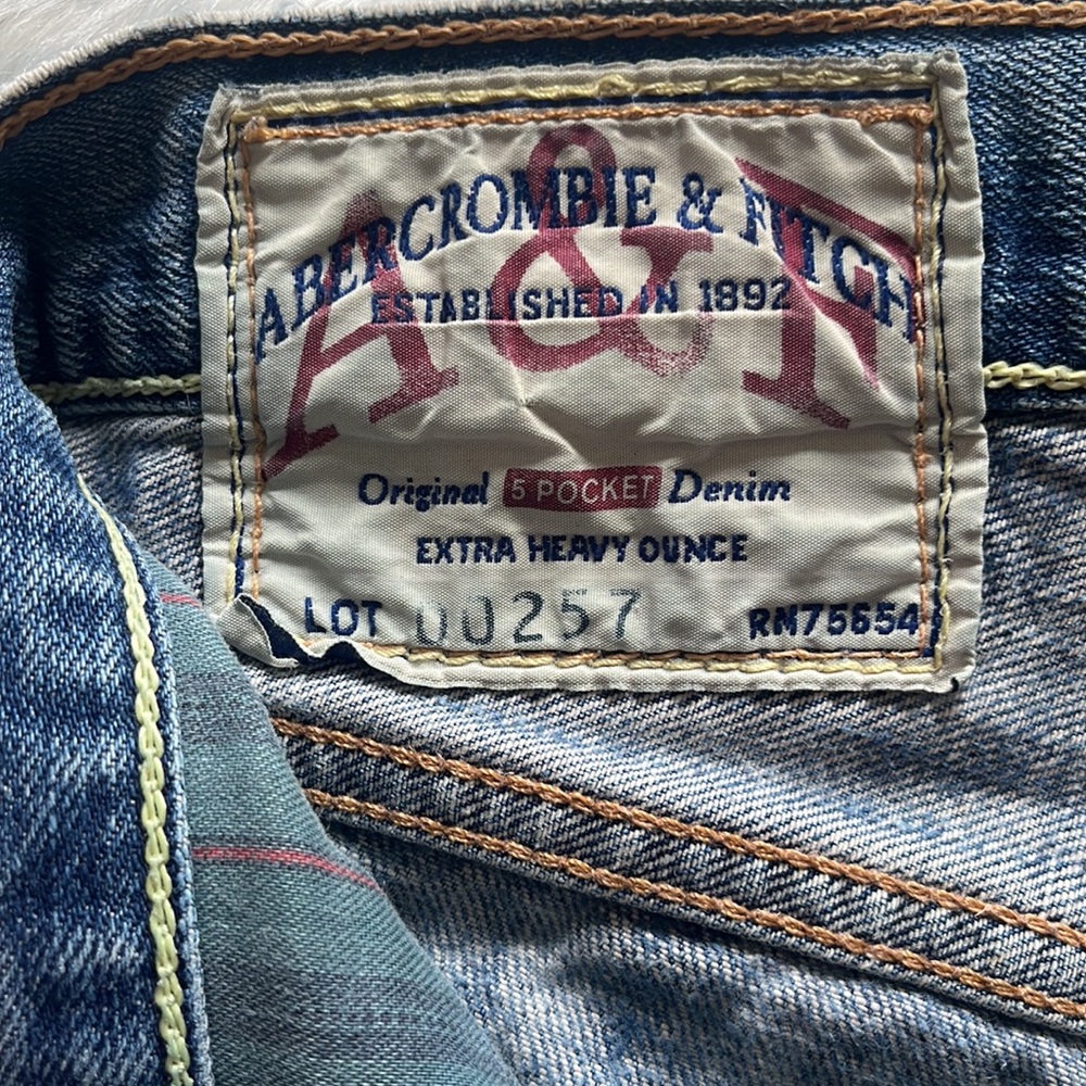 Abercrombie and Fitch distressed jeans - Picture 10 of 17